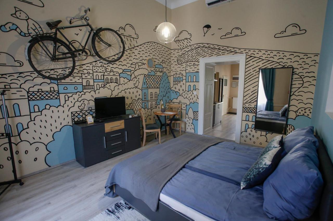 Urania Apartmanhaz เอ็กเกอร์ ภายนอก รูปภาพ