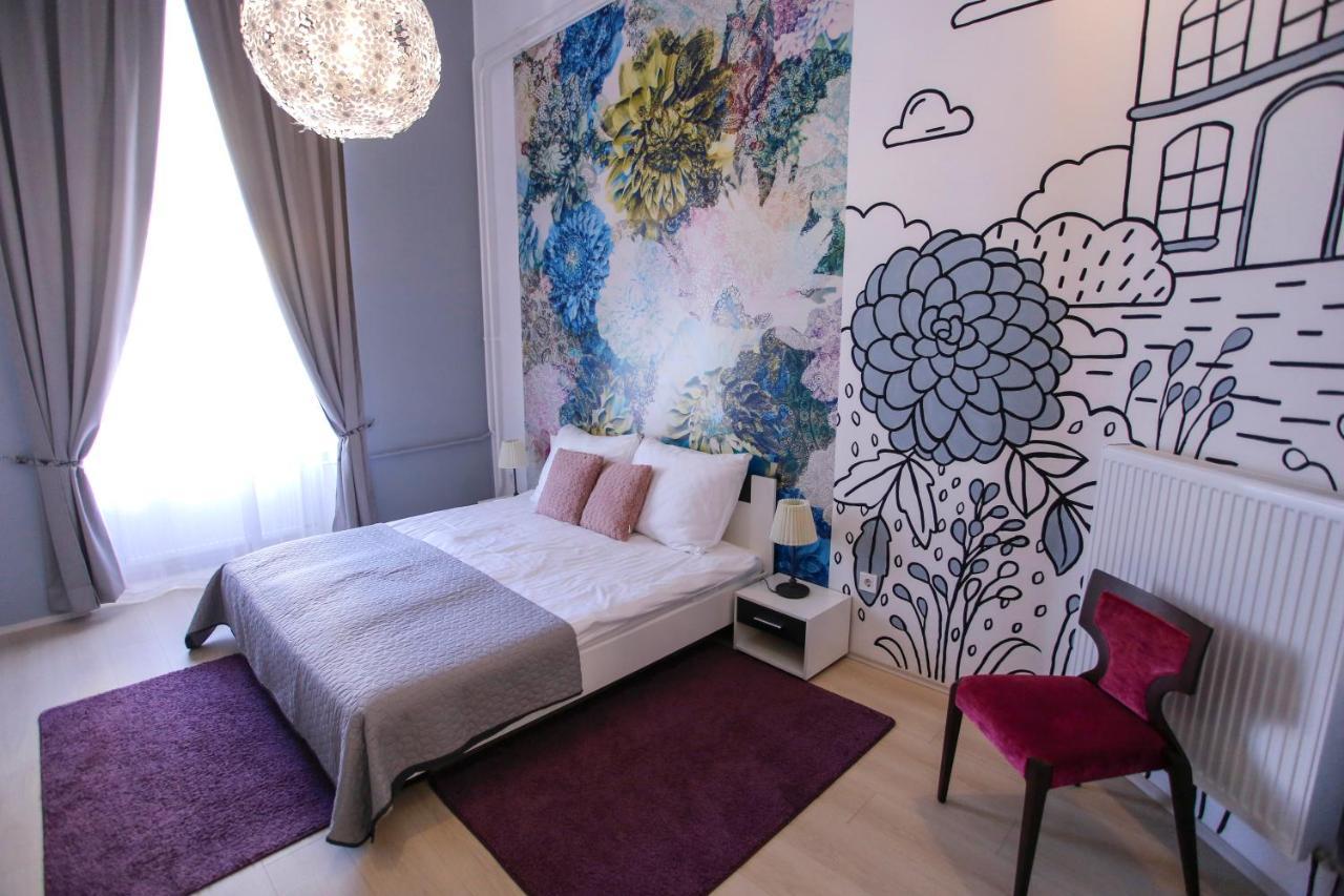 Urania Apartmanhaz เอ็กเกอร์ ภายนอก รูปภาพ